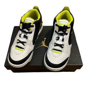 Nike Jordan 23. Leather/black/white/lime green (with box) size 4.5